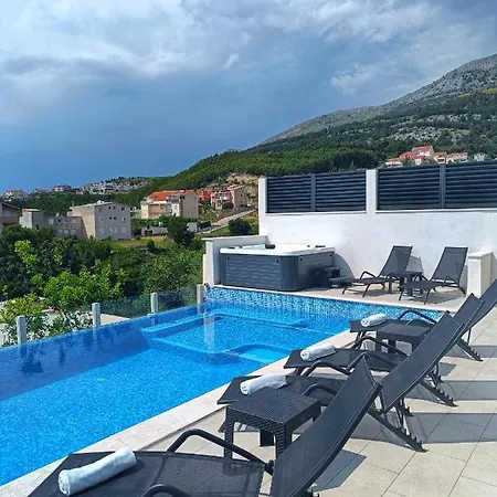 Domus ヴィラ ポドストラナ