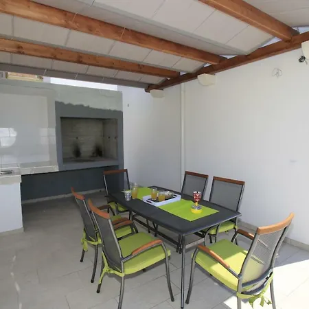 Domus فيلة بودْسْتغانا