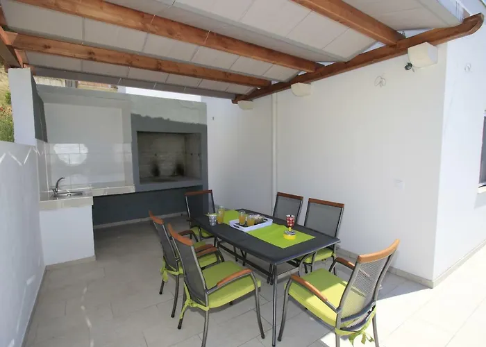 Domus Villa Podstrana